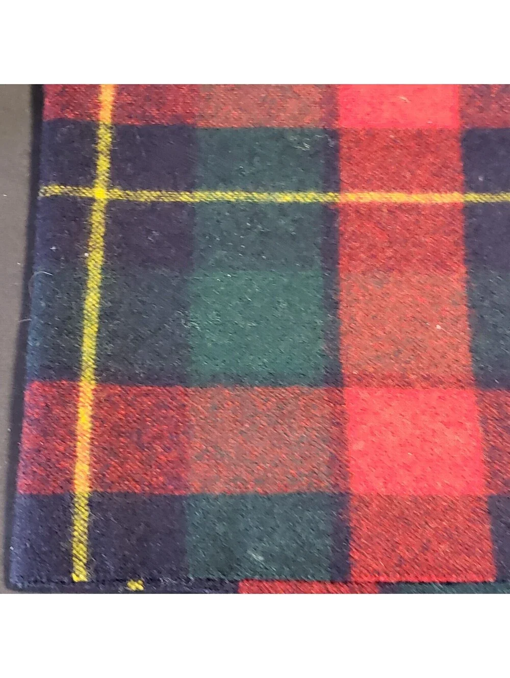 Pendleton 100% Virgin Wool Scarf Red Green Blue Plaid Tartan Fringe USA 51x12